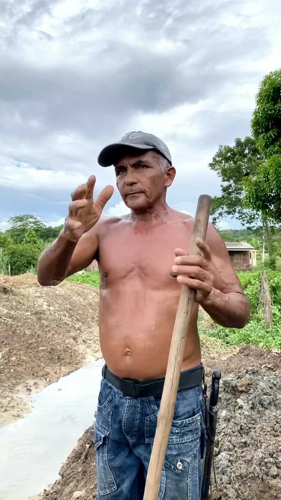 Camacã: Prefeitura realiza o maior trabalho de limpeza da história no canal em Leoventura